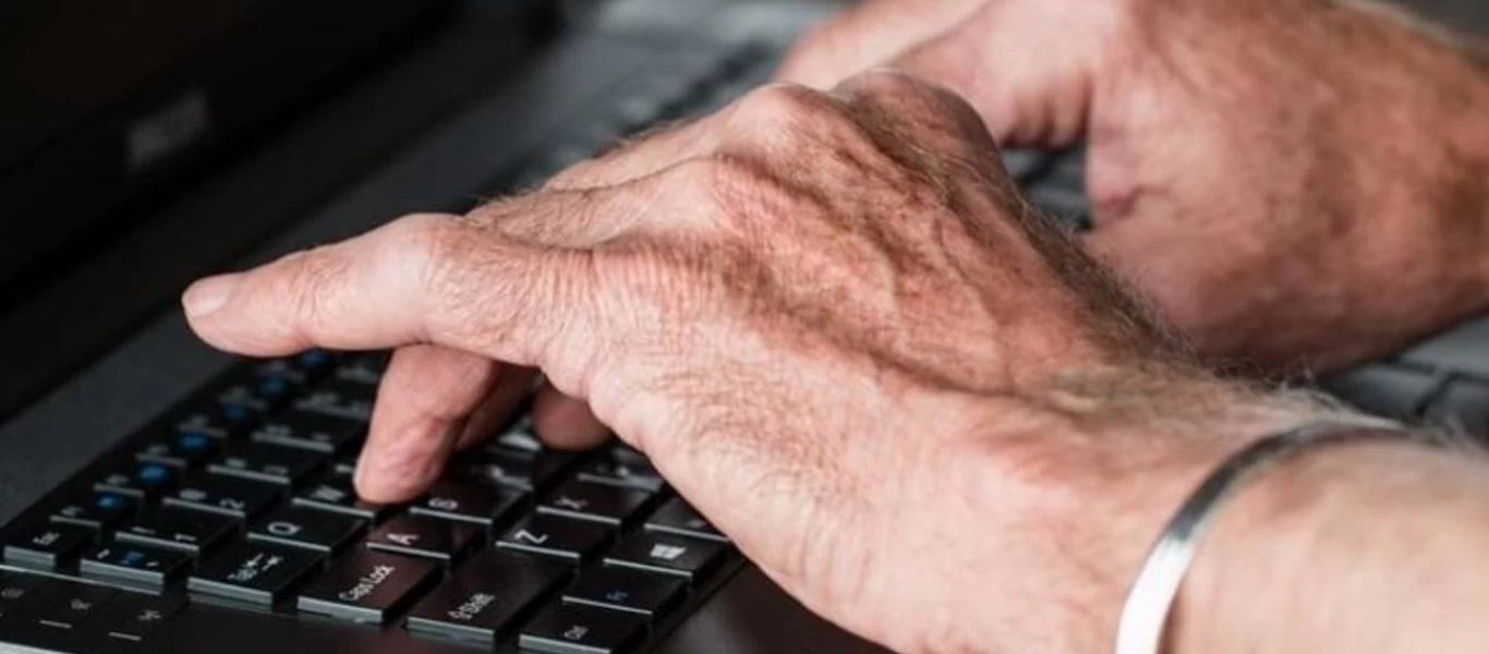 Πάτρα: 23χρονος παρίστανε τη γυναίκα και έβαζε ανήλικες να γδύνονται - Μετέδιδε live τις συνομιλίες τους